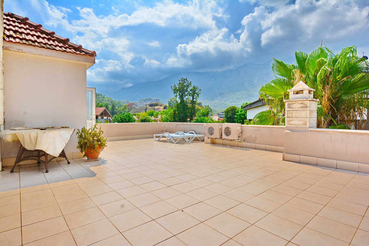 Şehir Manzaralı Lüks Villa Antalya Kemer'de Satılık