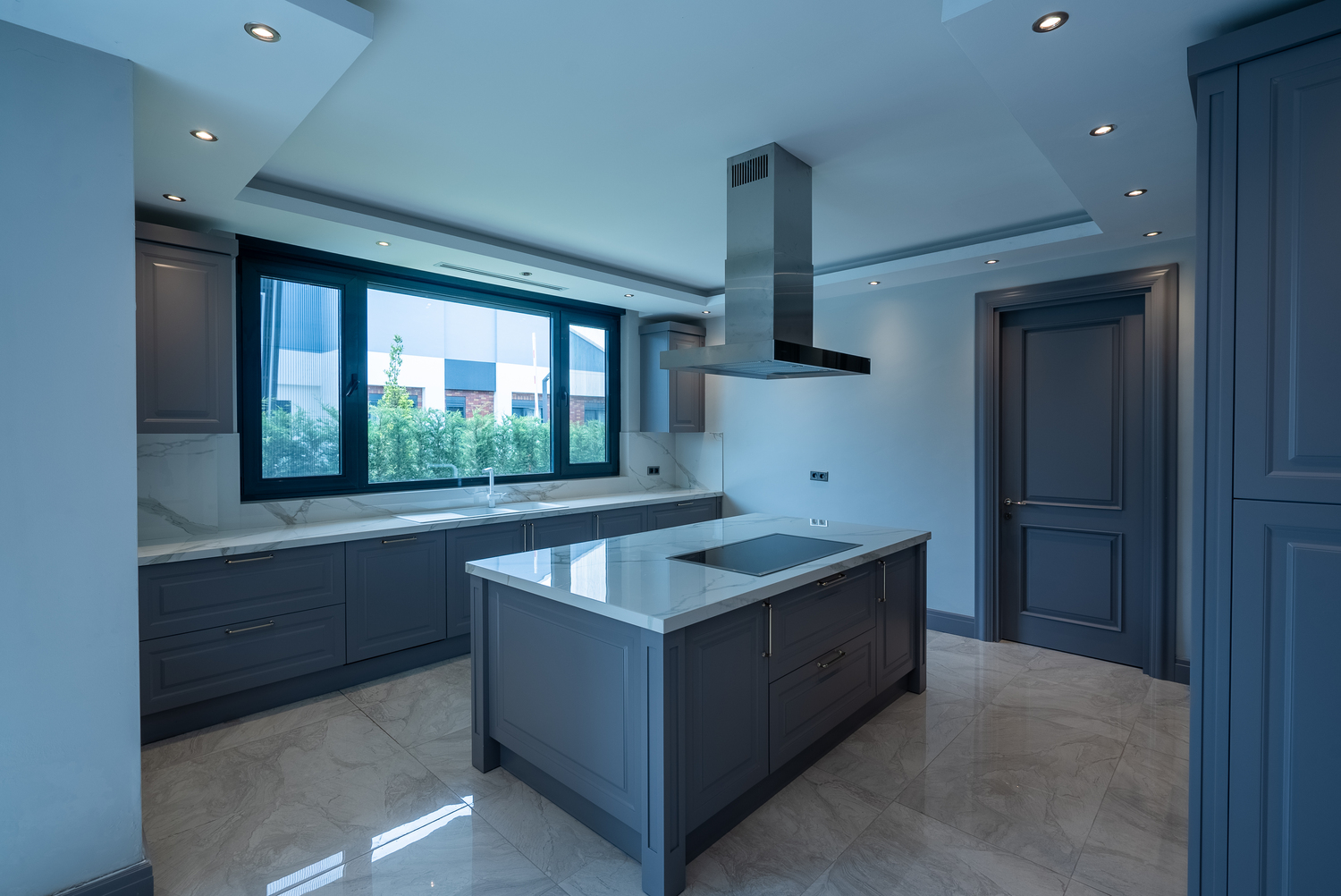 فيلا ثلاثية الطوابق فاخرة مكونة من 8 غرف نوم في أنطاليا - مؤهلة للحصول على الجنسية التركية